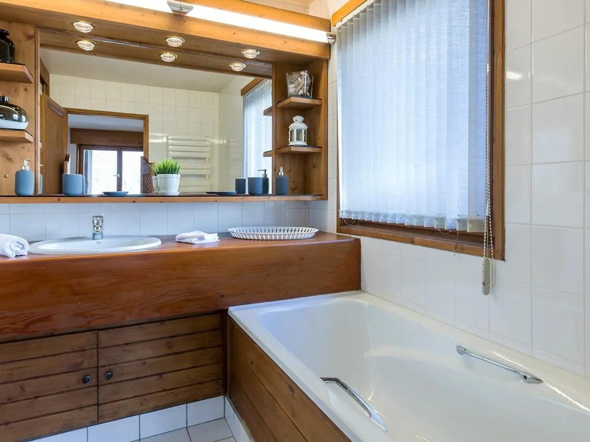 Chalet Semi-Independant Avec Terrasse Et Wifi A Val-D'Isere - Fr-1-694-267 0*,  France